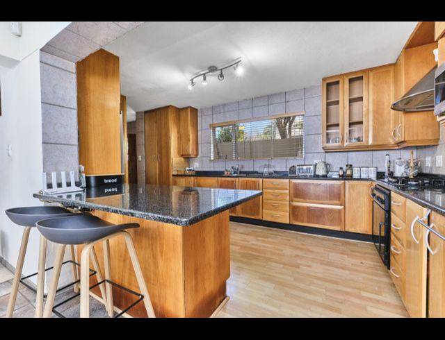 4 BEDROOM CLUSTER FOR SALE IN SUNNINGHILL